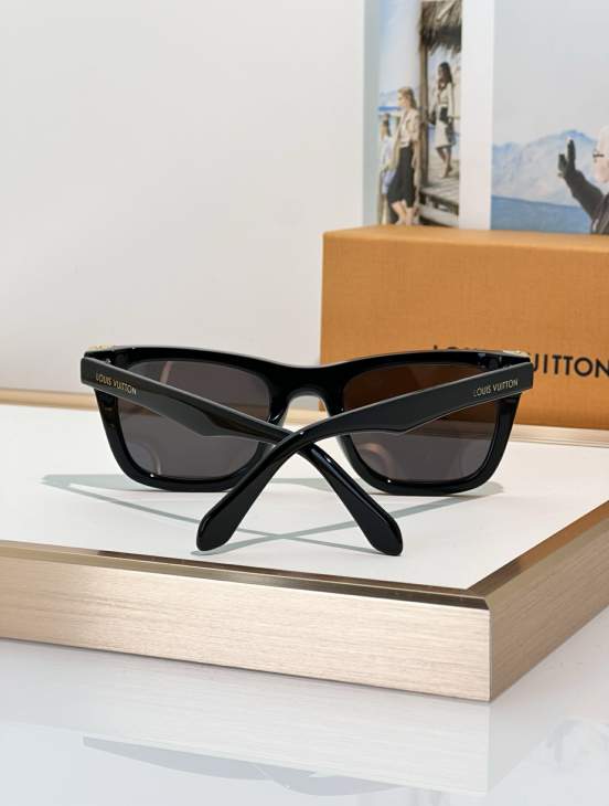 Picture of Louis Vuitton Sunglasses _SKUfw79279968fw